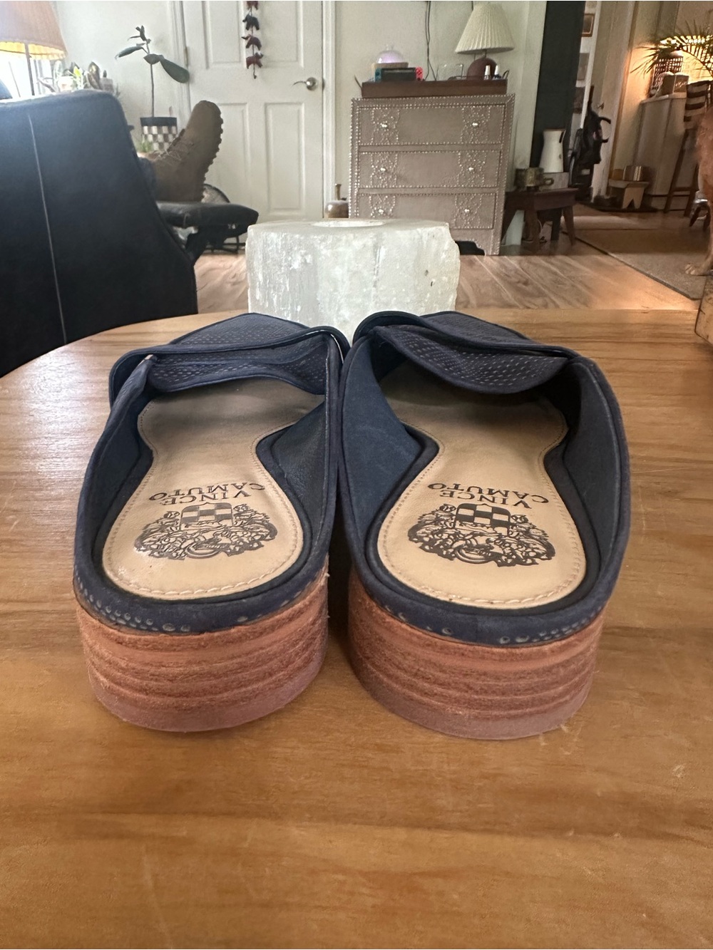 Vince Camuto Navy Perforated Pointed-Toe Slip-On Loafers Size 8.5. Like new - Picture 4 of 5